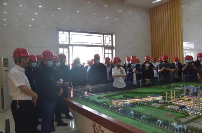 唐山市生態(tài)環(huán)境局黨組書(shū)記、局長(zhǎng)高慶利偕唐山市多家鋼鐵企業(yè)負(fù)責(zé)人到裕華鋼鐵考察交流